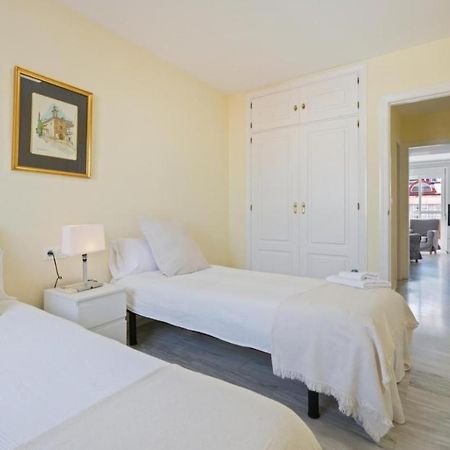 Apartamento En Calle Cuarteles De Dos Habitaciones Málaga Eksteriør billede