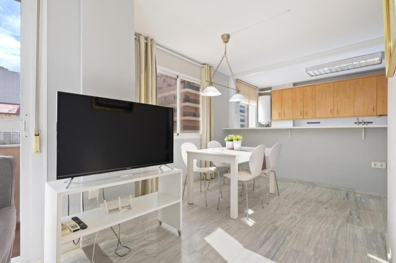 Apartamento En Calle Cuarteles De Dos Habitaciones Málaga Eksteriør billede