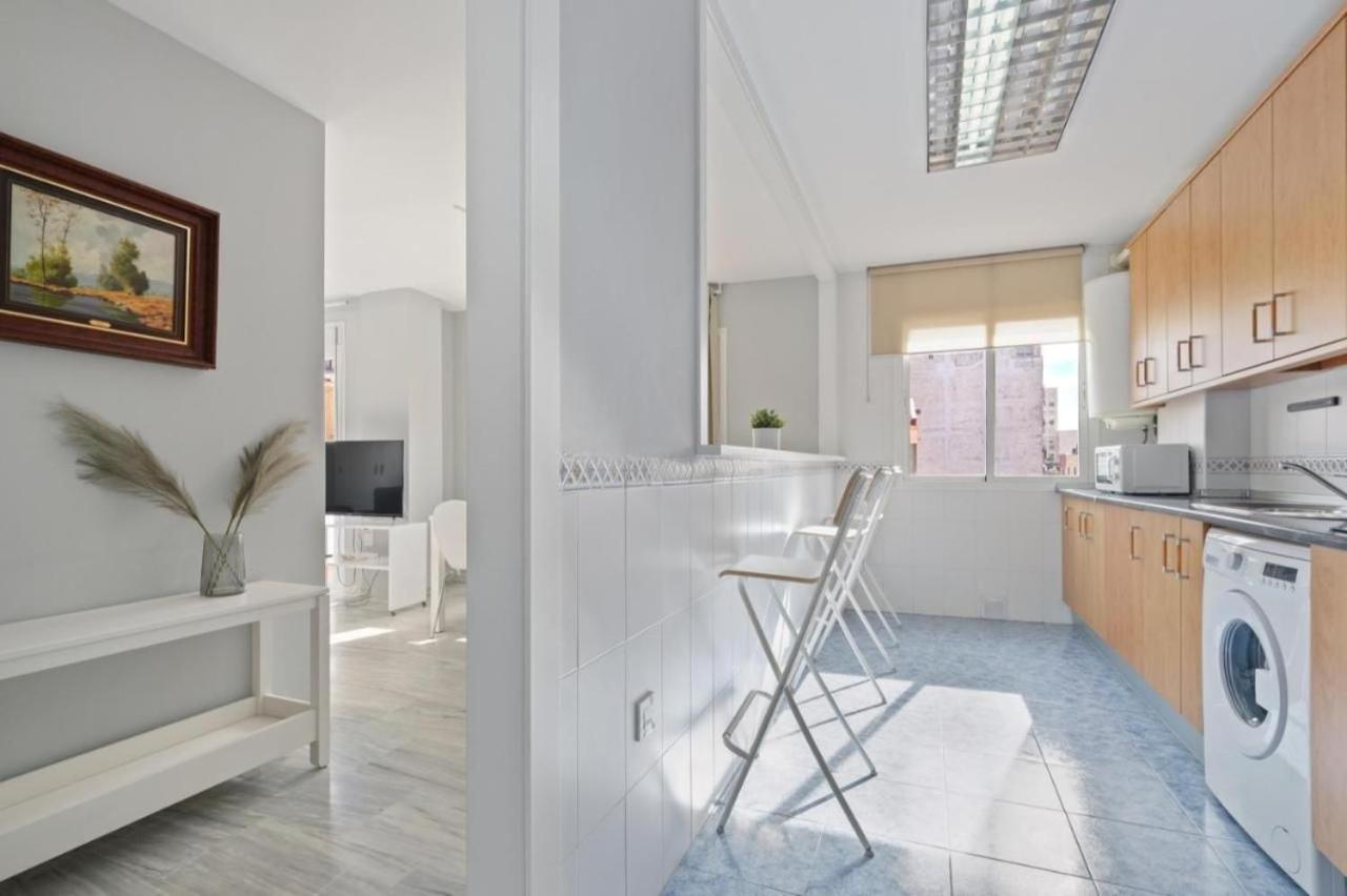 Apartamento En Calle Cuarteles De Dos Habitaciones Málaga Eksteriør billede