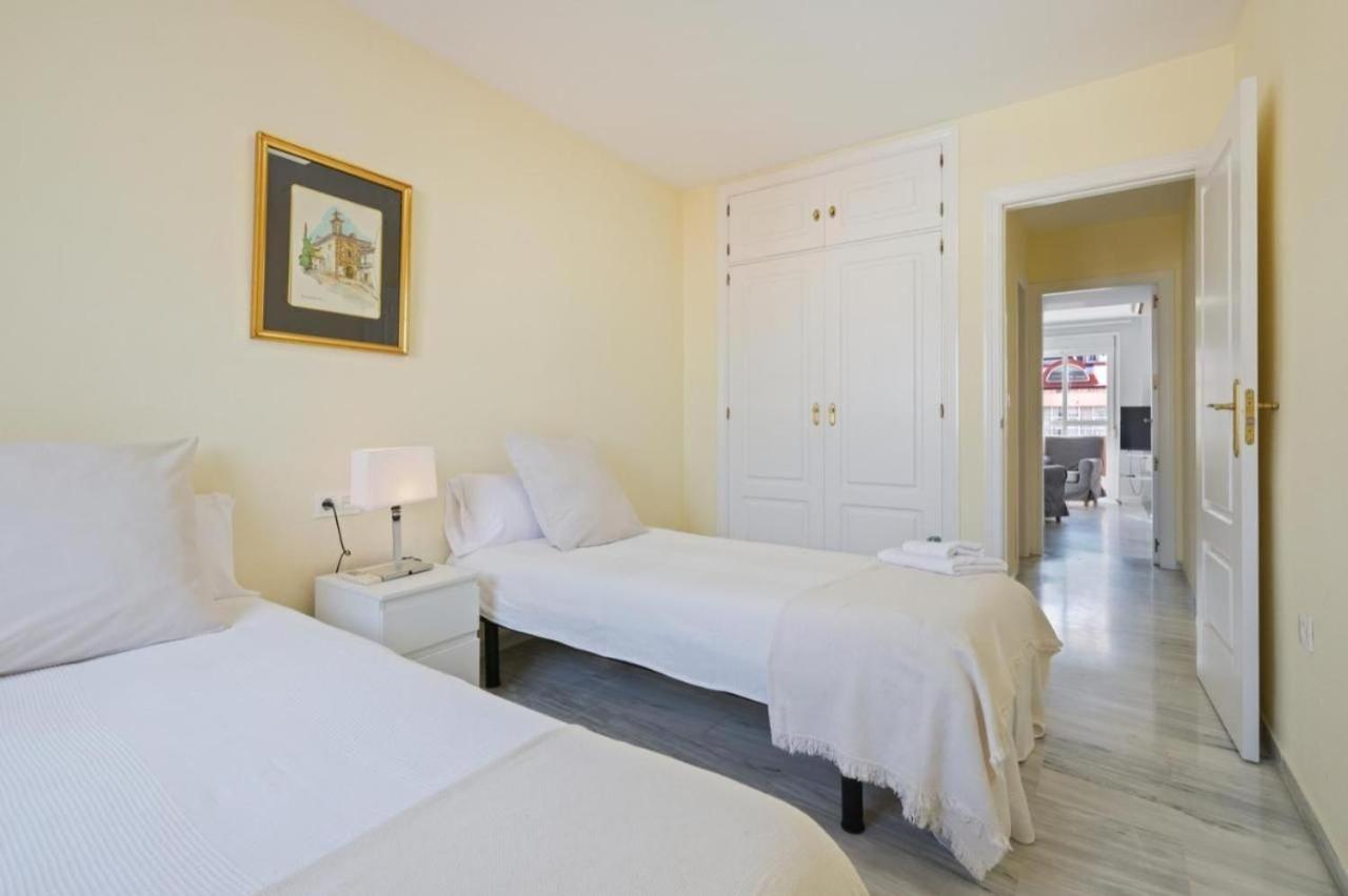 Apartamento En Calle Cuarteles De Dos Habitaciones Málaga Eksteriør billede