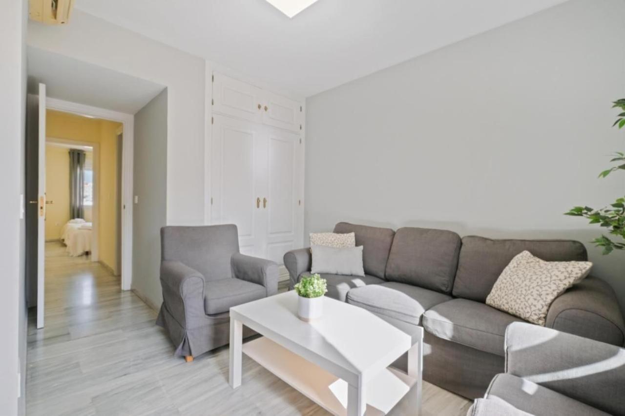 Apartamento En Calle Cuarteles De Dos Habitaciones Málaga Eksteriør billede