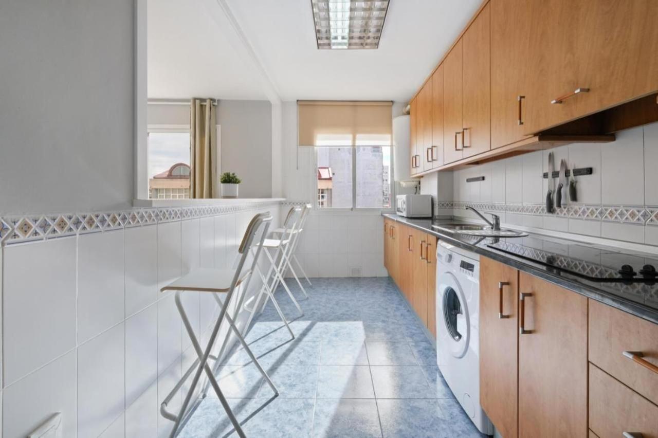 Apartamento En Calle Cuarteles De Dos Habitaciones Málaga Eksteriør billede