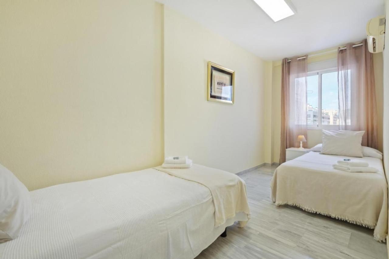 Apartamento En Calle Cuarteles De Dos Habitaciones Málaga Eksteriør billede